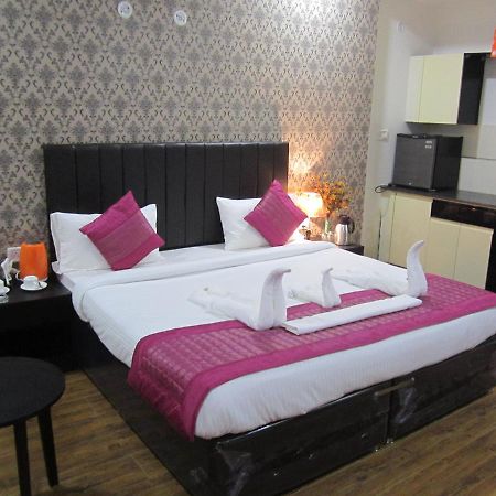 Vrindāvan Home-Like Infinity Resort מראה חיצוני תמונה