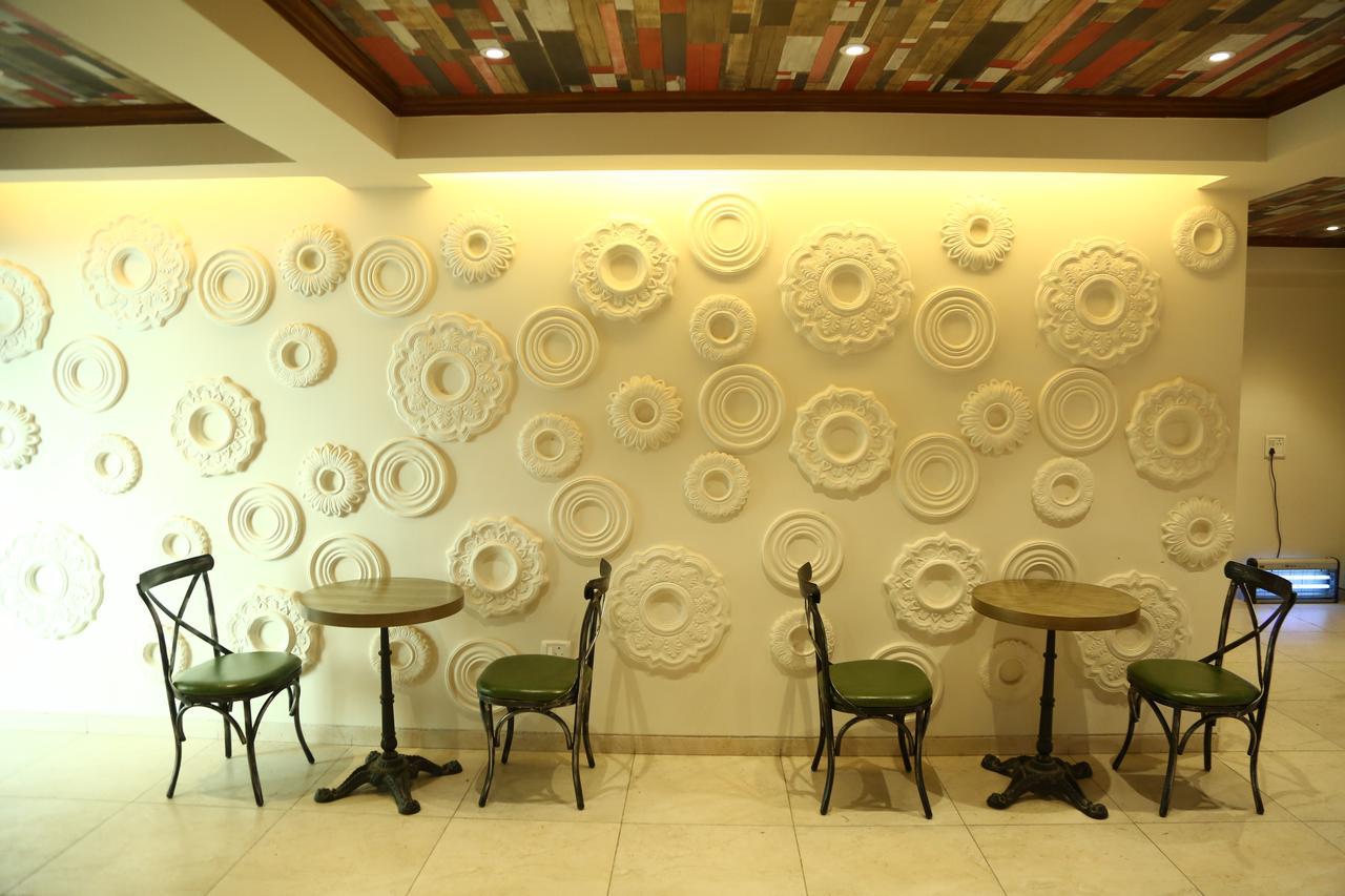 Vrindāvan Home-Like Infinity Resort מראה חיצוני תמונה