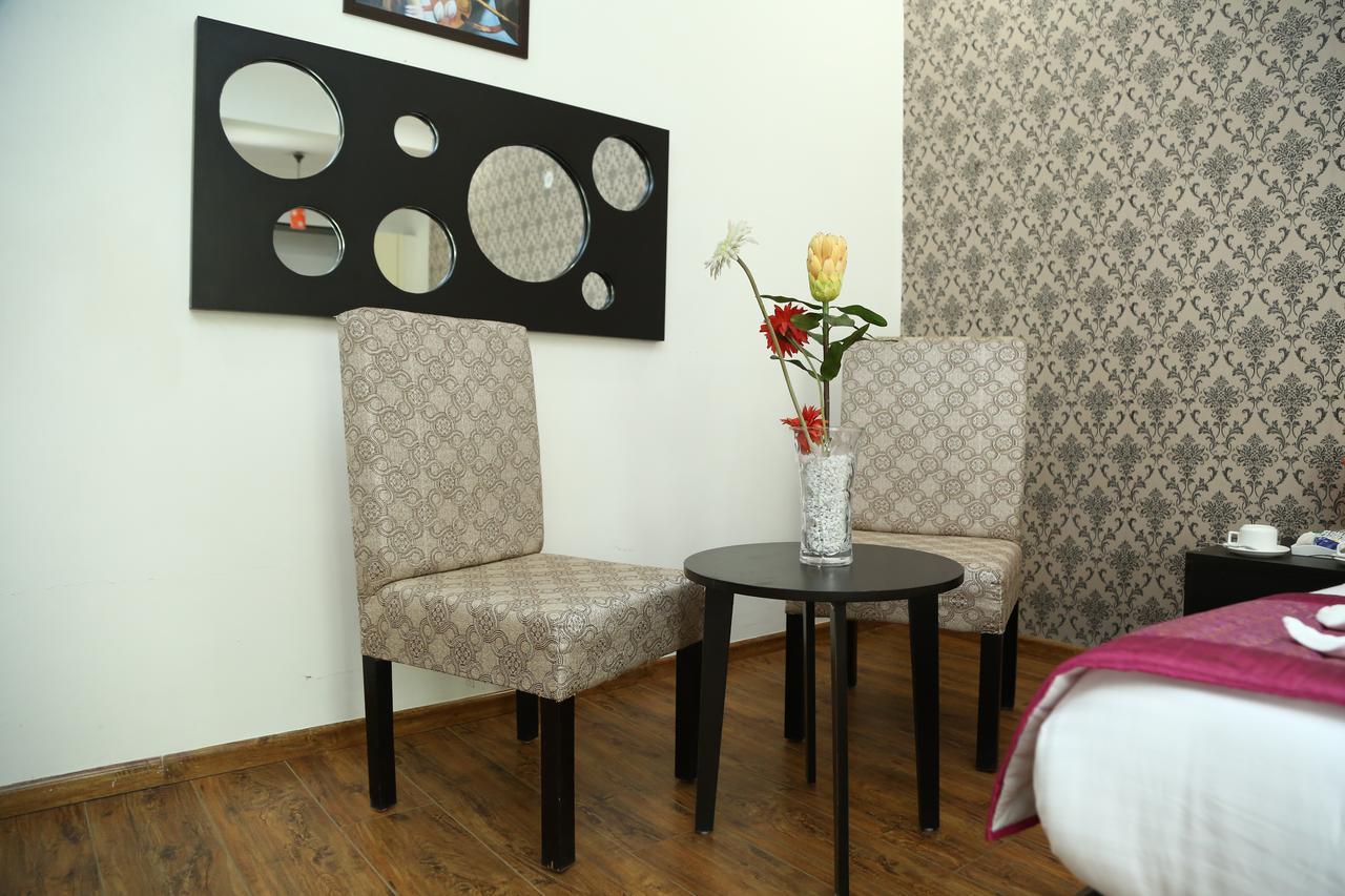 Vrindāvan Home-Like Infinity Resort מראה חיצוני תמונה
