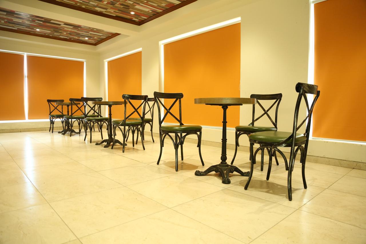 Vrindāvan Home-Like Infinity Resort מראה חיצוני תמונה