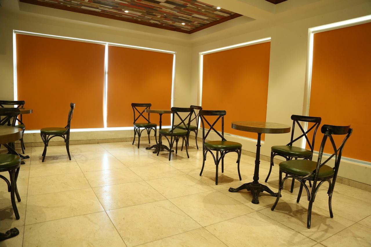 Vrindāvan Home-Like Infinity Resort מראה חיצוני תמונה